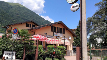 Tremezzina Pasticceria Gelateria outside