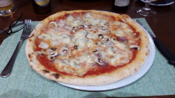 Lollove Cucina Pizza food