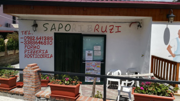 Sapori Bruzi outside