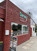 Corner Sandwich Og Kebab outside