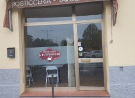 A Tutto Gusto Rosticceria inside