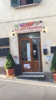 La Botteghina outside