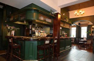 The Robin Hood Bar Restaurant inside