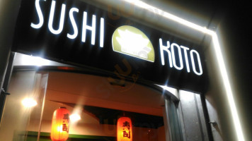 Sushi Koto food