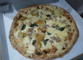 Pizza In Piazza food