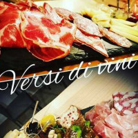 Enoteca I Versi Divini food