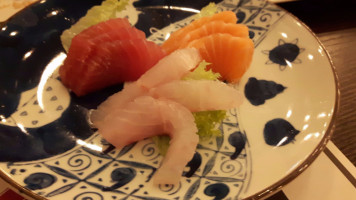 Sushi Inn food