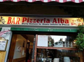 Pizzeria Alba outside