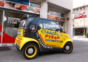 Ghiotto Pizza E Rosticceria outside