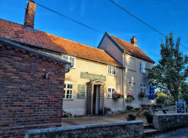 The Eels Foot Inn outside