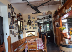 Restaurace A Penzion U Sapíků inside