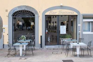 Campi Chic Caffe Trattoria inside