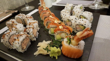 'osushi Japanese Experience food