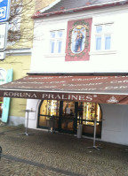 Koruna Pralines outside