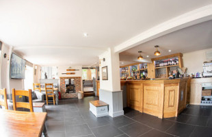 Cricketers Inn inside