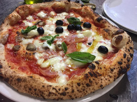 Gumina Chef Pizzeria E food