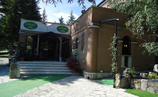 Albergo Il Picchio outside