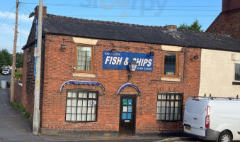 Kings Lock Fish Chips outside