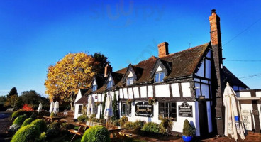 The Fountain Inn outside