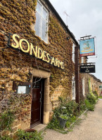 Sondes Arms outside