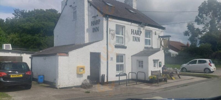 Harp Inn outside