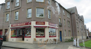 Simply Delicious Ice Cream Shop outside