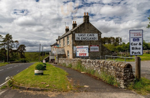 Camien Cafe outside