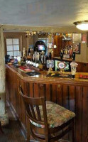 The Queens Head inside