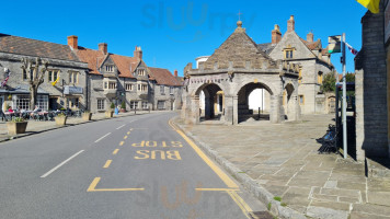 Buttercross Tea Room outside