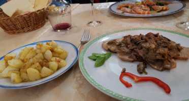 Trattoria Rosa Peonia food