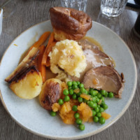 The West Cross Inn food