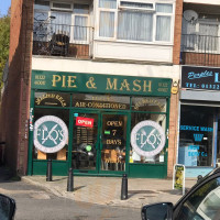 Flo's Pie And Mash outside