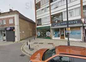 Flo's Pie And Mash outside