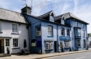 Castle And Grill Rhayader inside