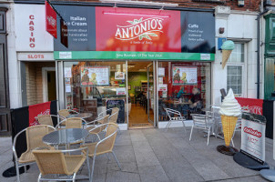 Antonio's inside