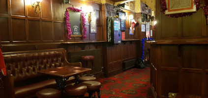 Old Moseley Arms inside