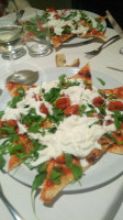 Pizza E Bollicine food