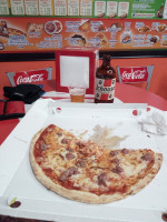 Pronto Pizza food