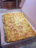 Pronto Pizza food