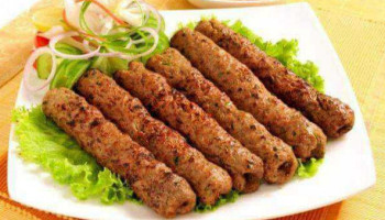 Ali' Doner Kebab food