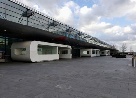 Brussels Airlines Business Lounge outside