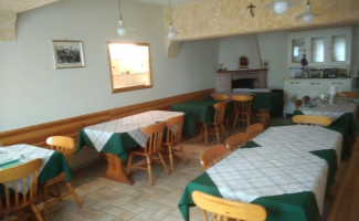 Malga Lora inside