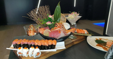 Sushi Sun Nomentana food