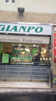 Gianpo Pizza inside