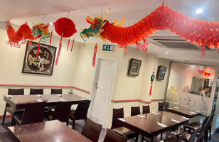 Wong's Oriental inside