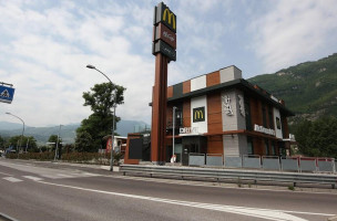 Mcdonald's Rovereto outside