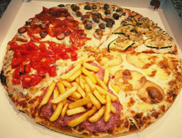 Pizza D'asporto E Rosticceria food