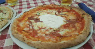 Pizza Piu' food