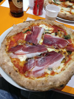 Pizzeria Made In Napoli food