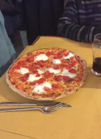 Pizzeria Medaglia food